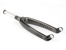 Load image into Gallery viewer, AVIAN VERSUS 20" CARBON PRO TAPERED FORKS