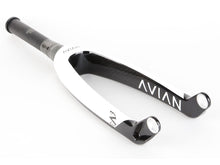 Load image into Gallery viewer, AVIAN VERSUS 20" CARBON PRO TAPERED FORKS